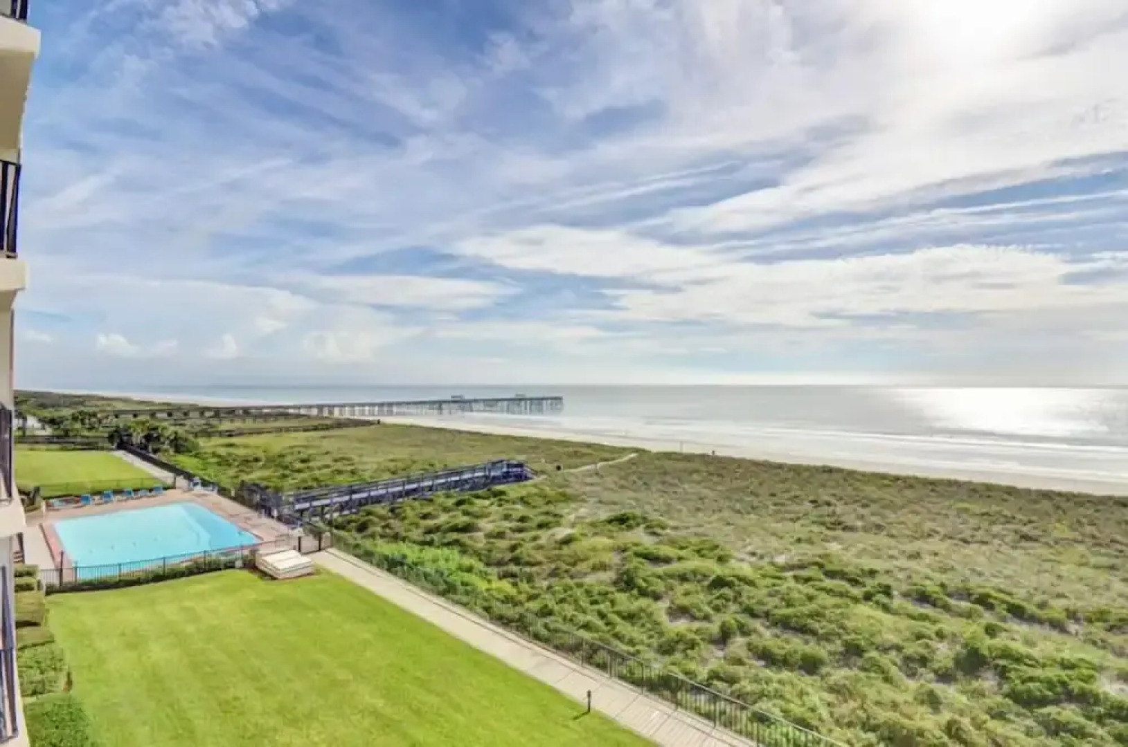 Amelia South H4 by RedAwning