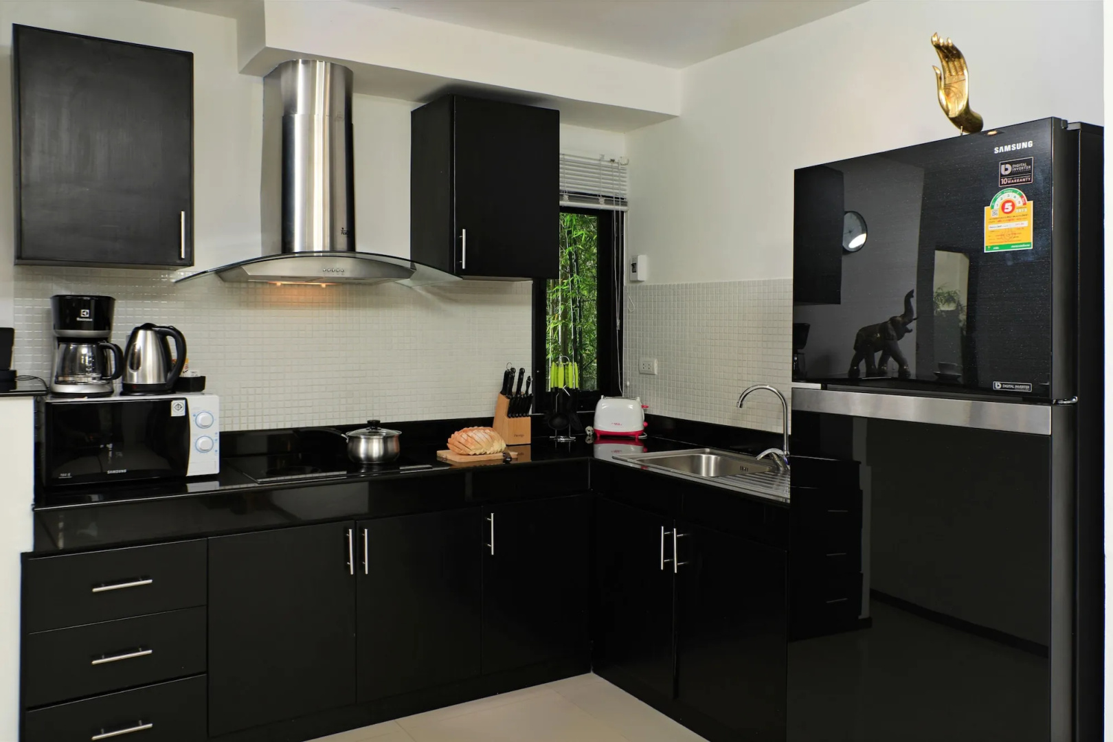 Thaimond Residence by TropicLook