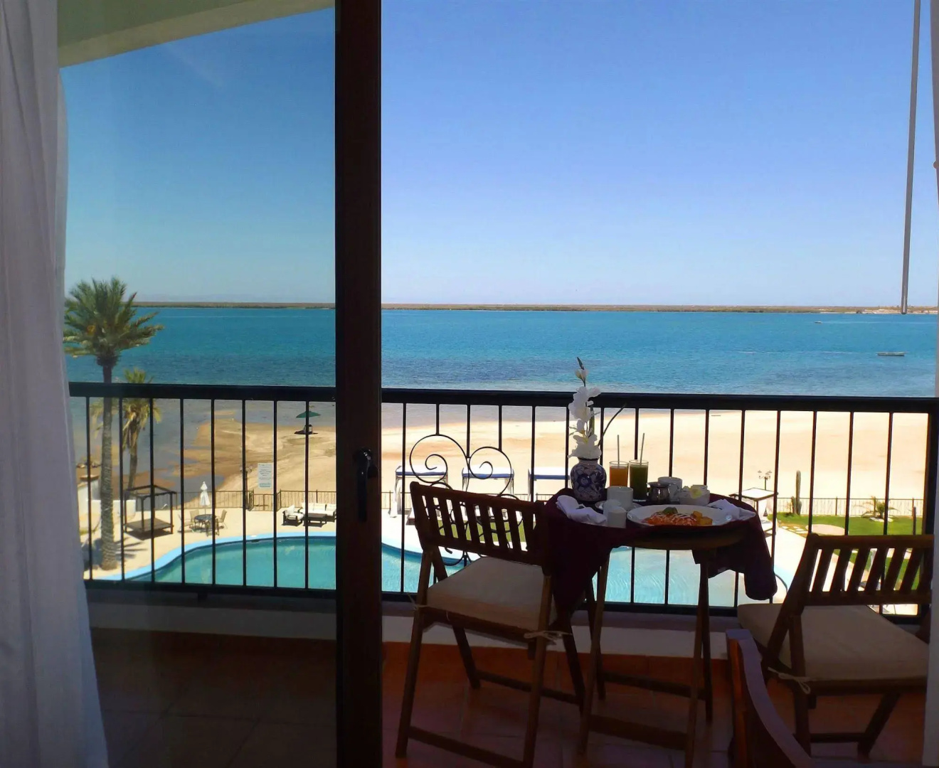 La Posada Hotel & Beach Club