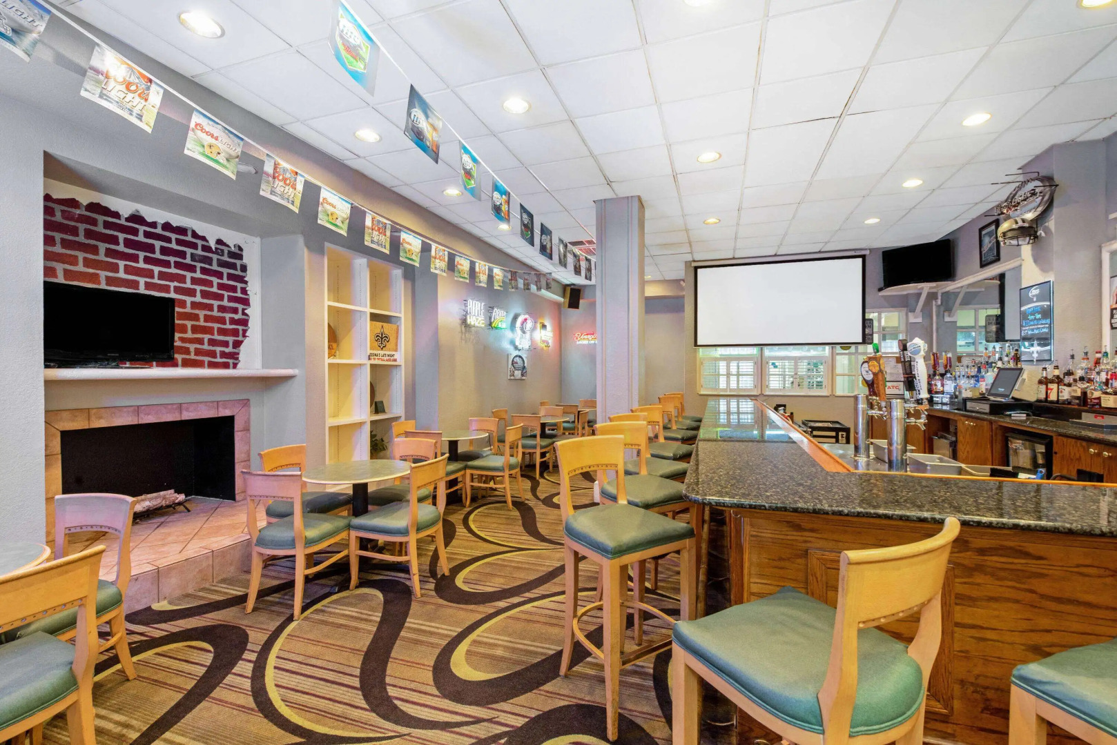 La Quinta Inn & Suites by Wyndham New Orleans Airport