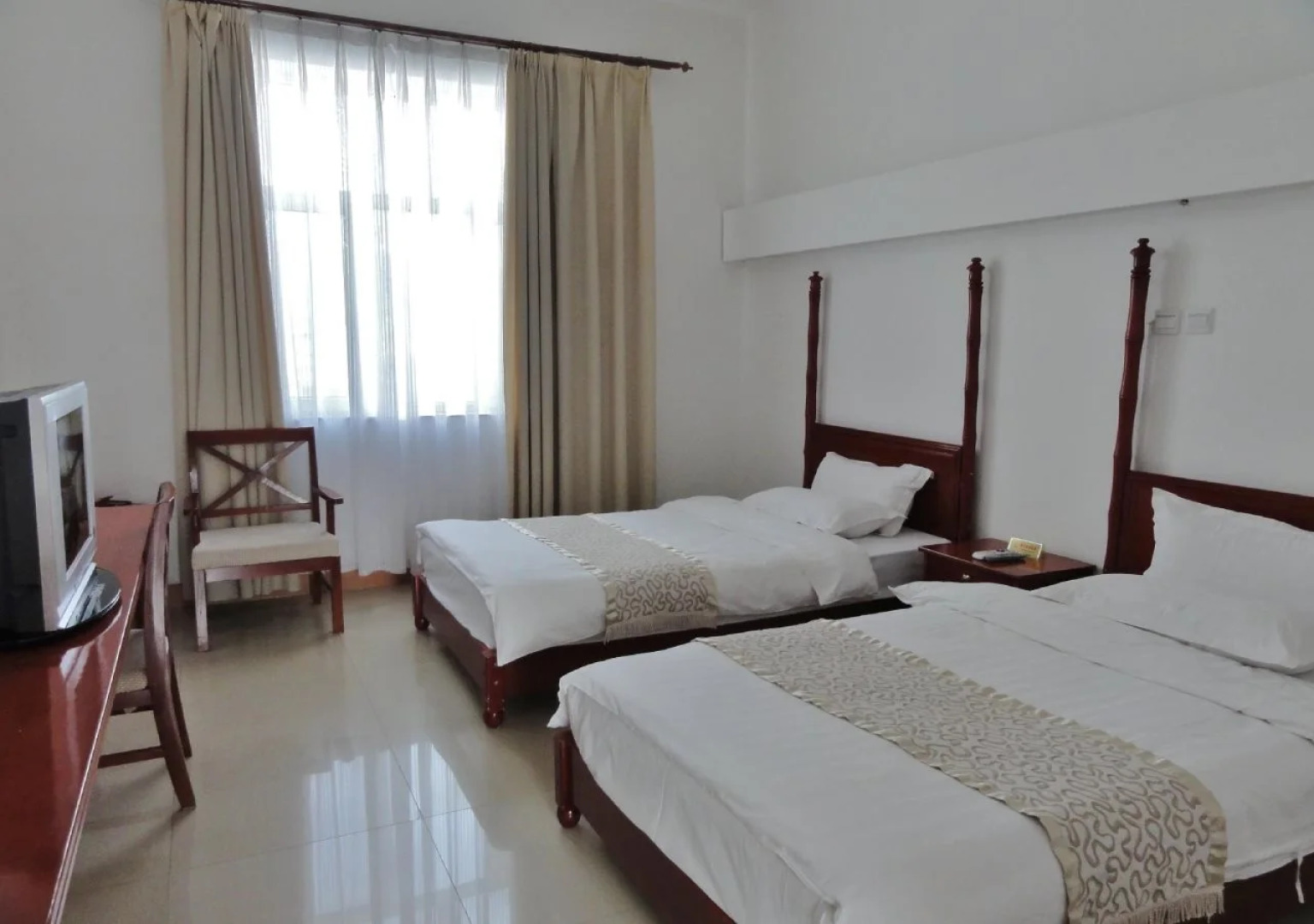 Crown Inn Tashkorgan