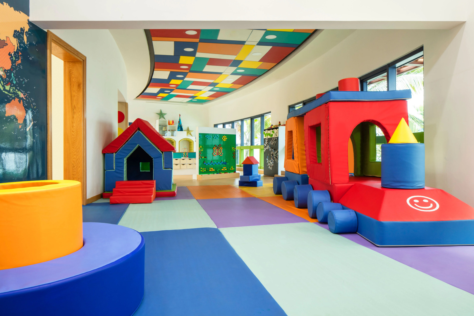 Курортный отель Le Meridien Al Aqah Beach Resort