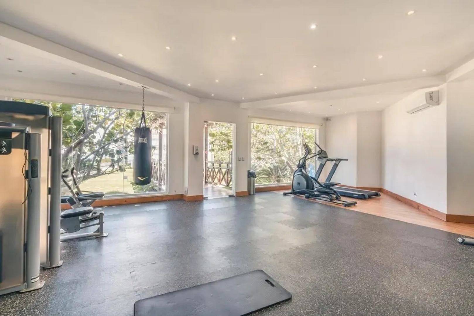 A few Steps to the Beach Enjoy This Joyful apt at Playa Dorada W Breakfast Included