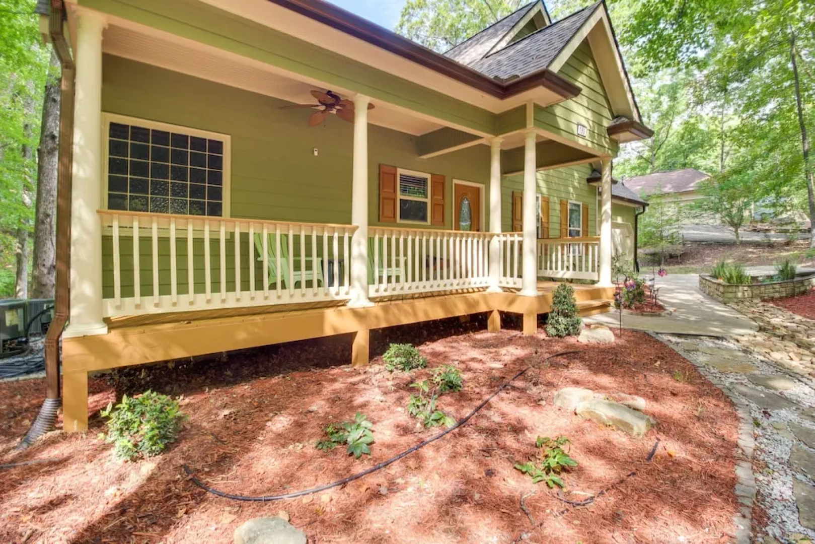 'serene Shores' Lakefront House w/ Dock!
