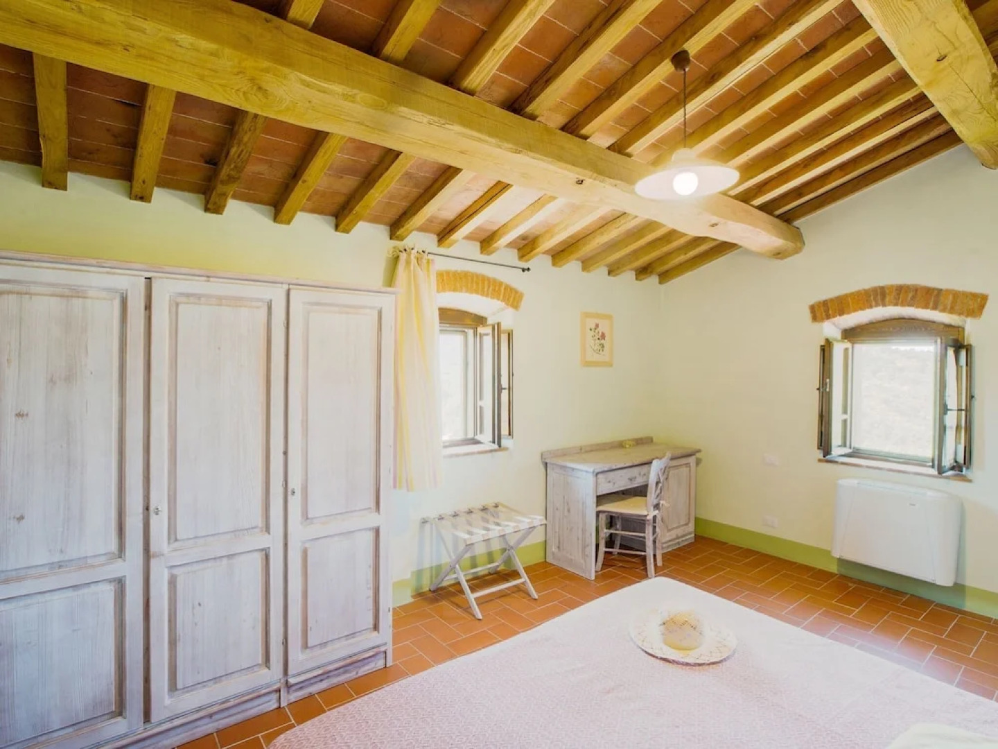 Beautiful accommodation in elegant farmhouse with pool and breathtaking views