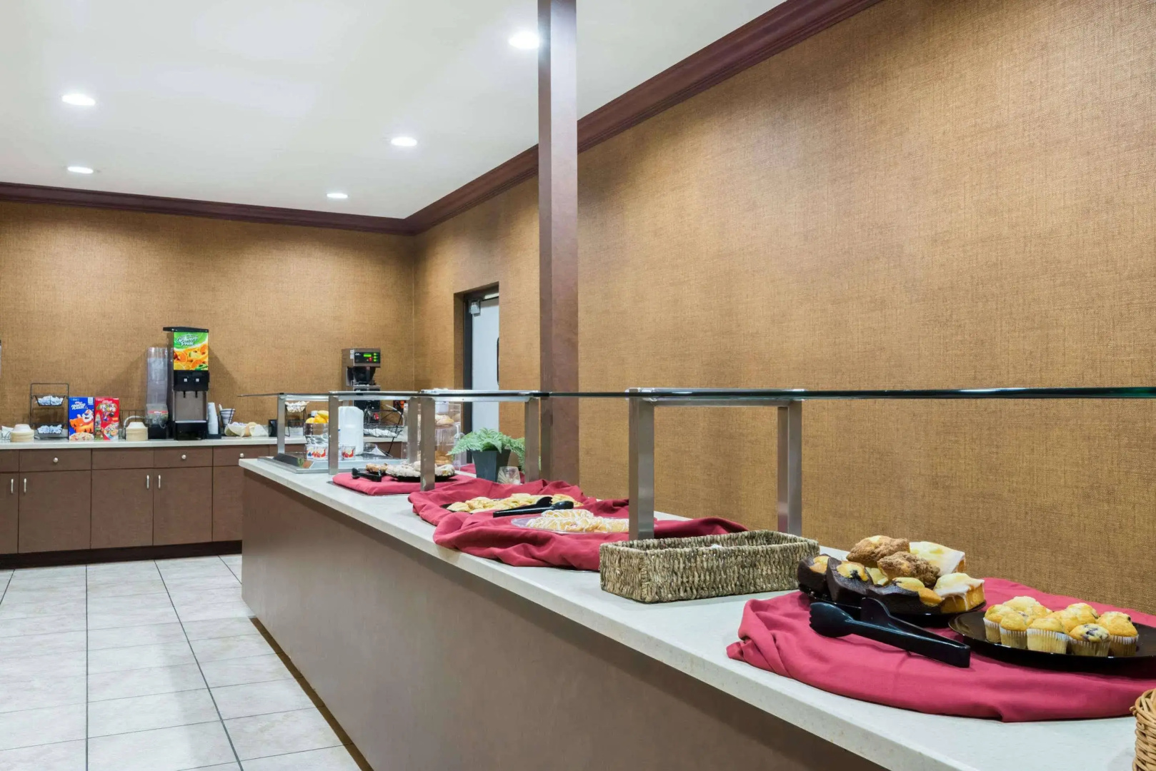 Delta Hotels by Marriott Cincinnati Sharonville