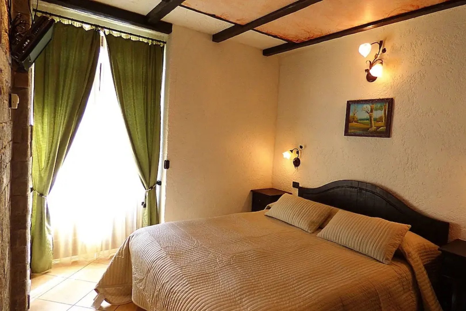 Chalet sul lago Hotel In Montagna