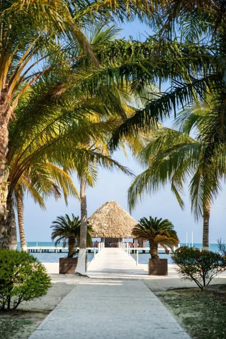 Rum Punch- Beachfront Bungalow Pool Kayaks Pier