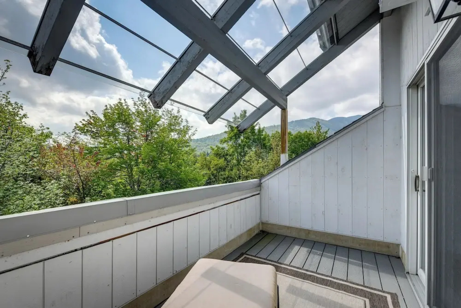 All-season Warren Condo Near Sugarbush Resort!