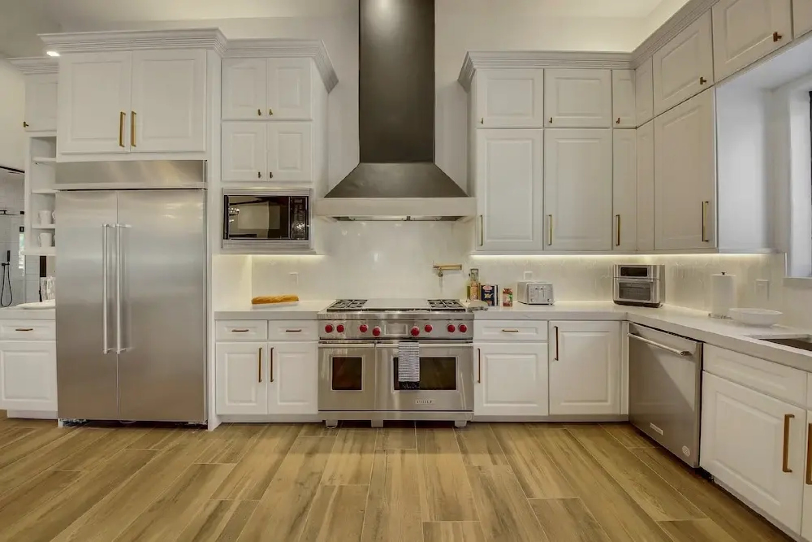 The Stallion Estate Sleeps 24, Theater, Game Room, Pickle Ball