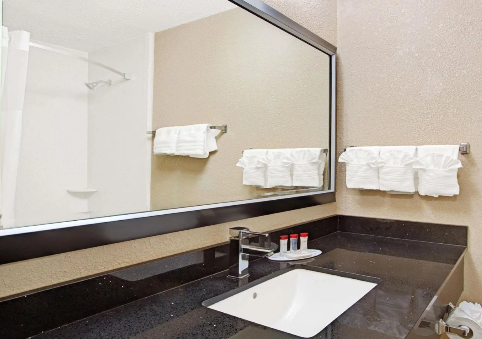 Ramada Plaza & Conf Center by Wyndham Charlotte Airport