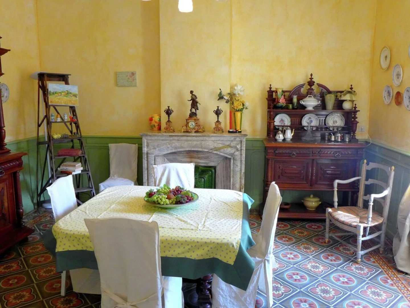 Lovely Holiday Home in Sainte-Valiere with Swimming Pool