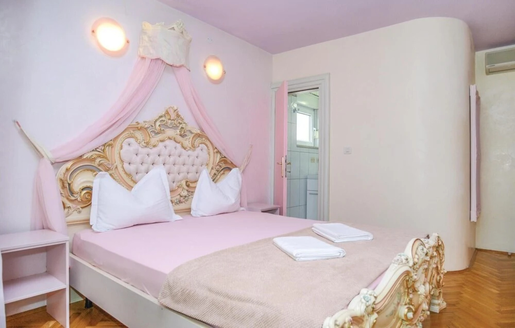 Stunning Home in Makarska with Hot Tub, Sauna & 9 Bedrooms