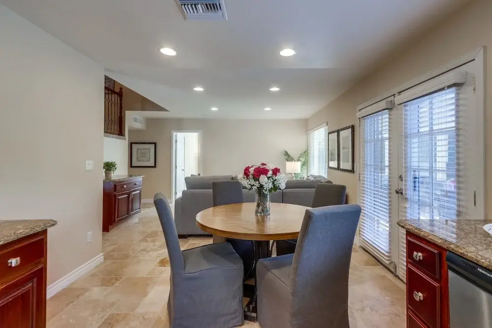 Beautiful Backyard Oasis 5 bedroom 3 Bathroom Home