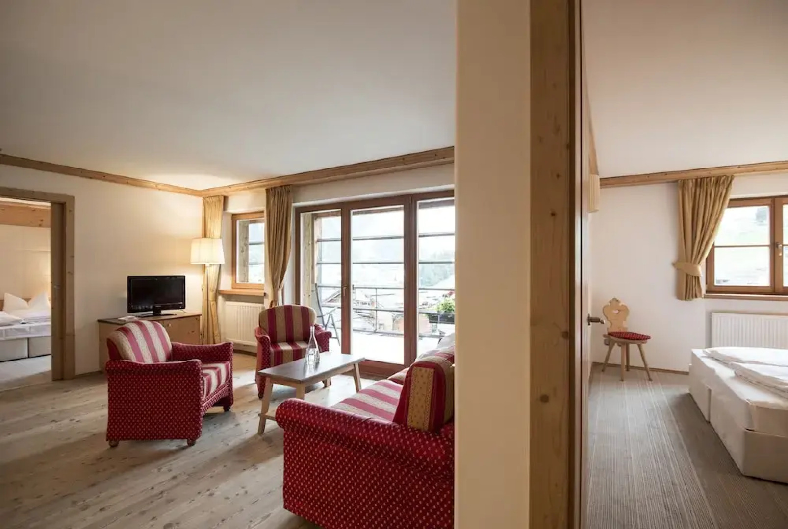 Post Alpina - Family Mountain Chalets