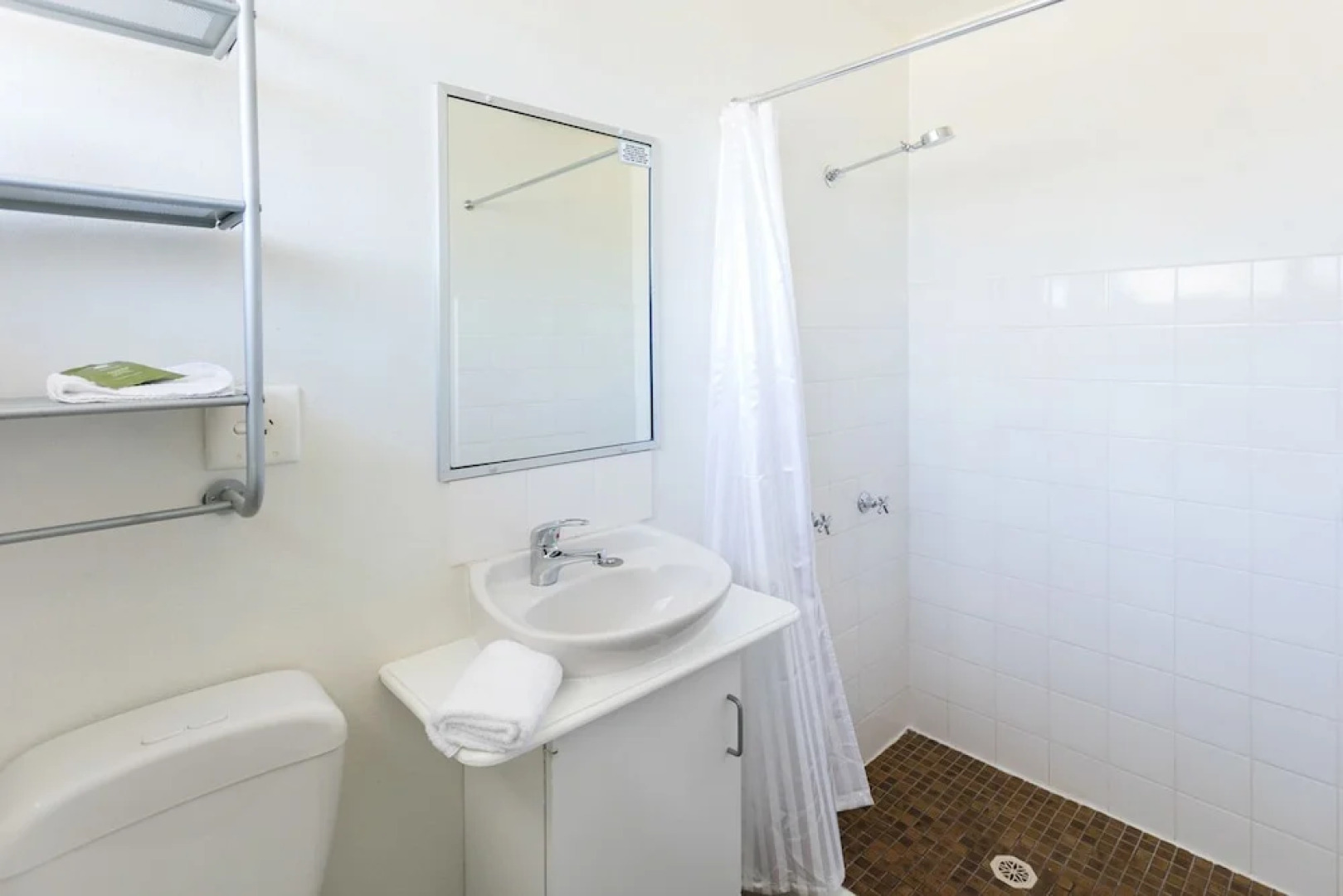 Summer East Serviced Apartments