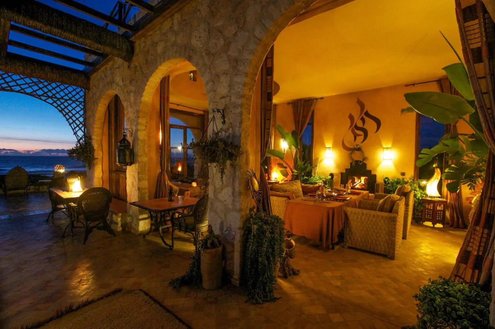 Dar Danse The Bubble On The Beach