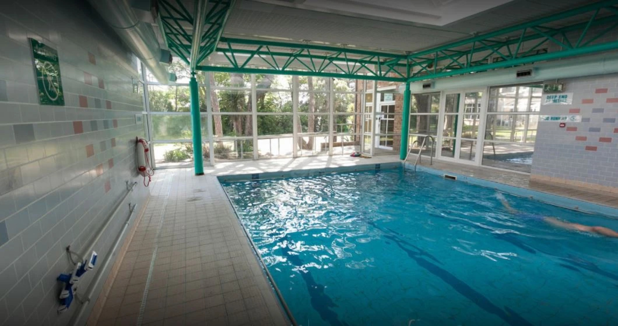 Marine Hotel