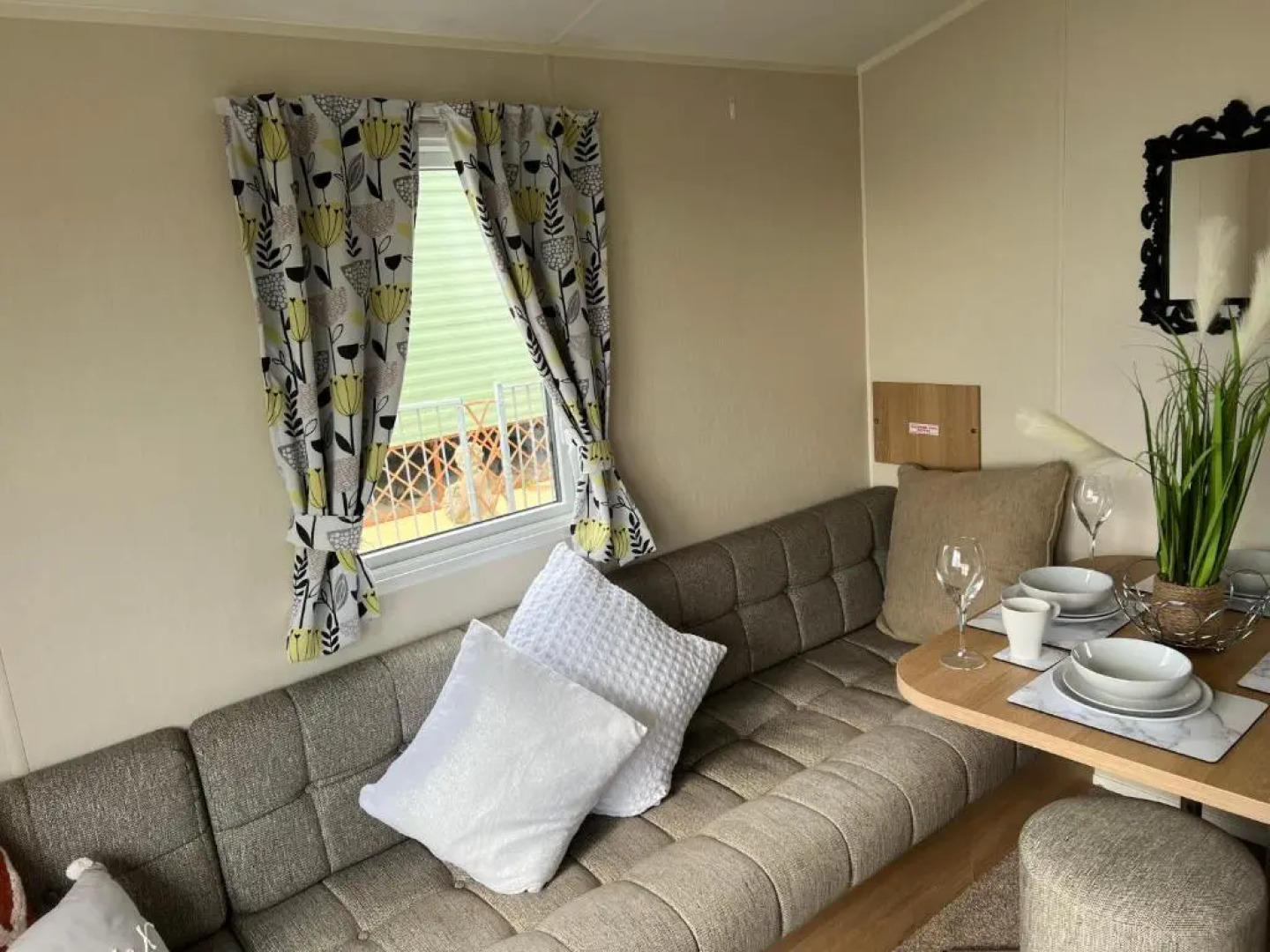 Barmouth Pet-friendly 2-bed Caravan With Sea View
