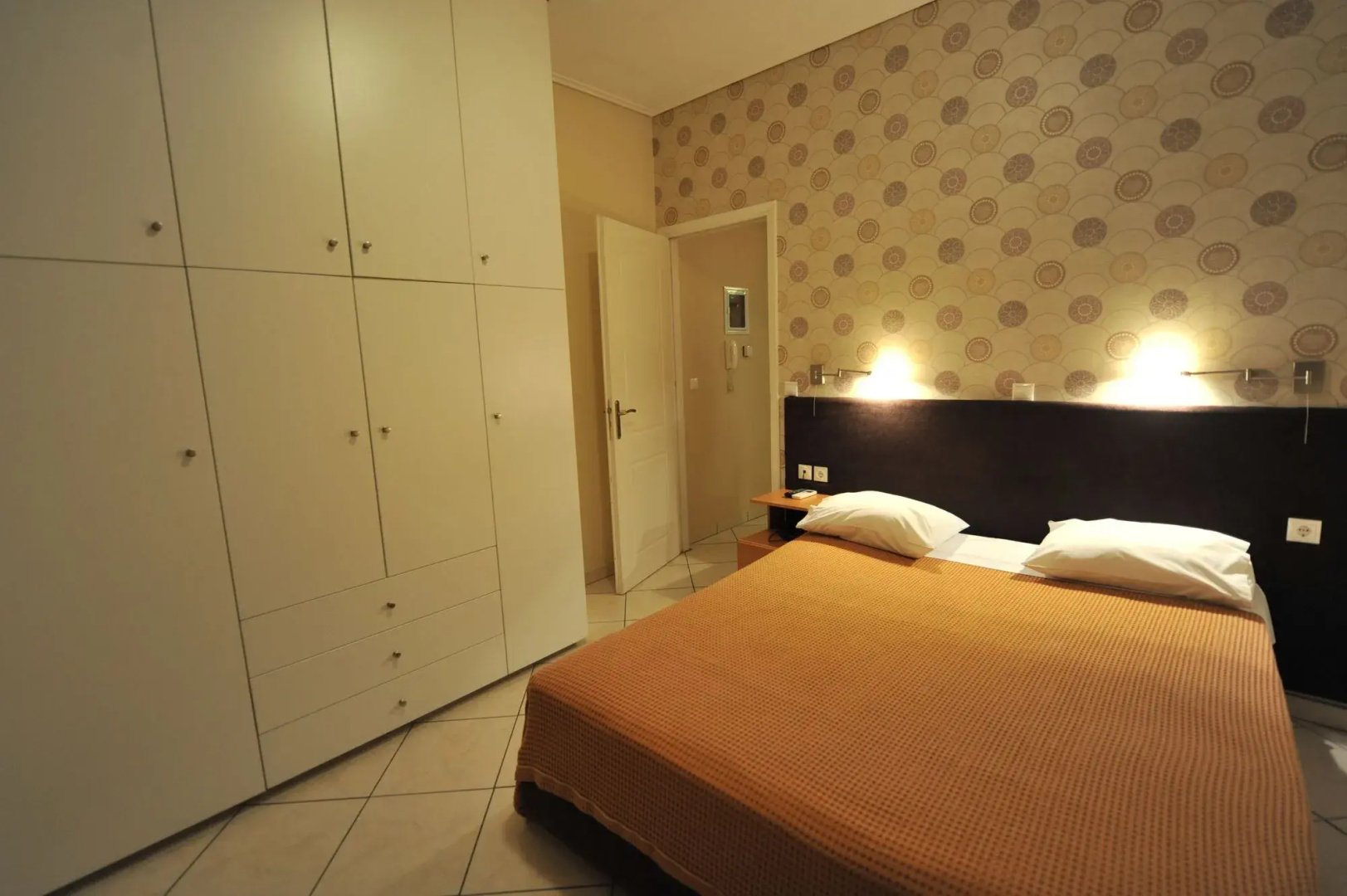 Ceragio Hotel & Apartments