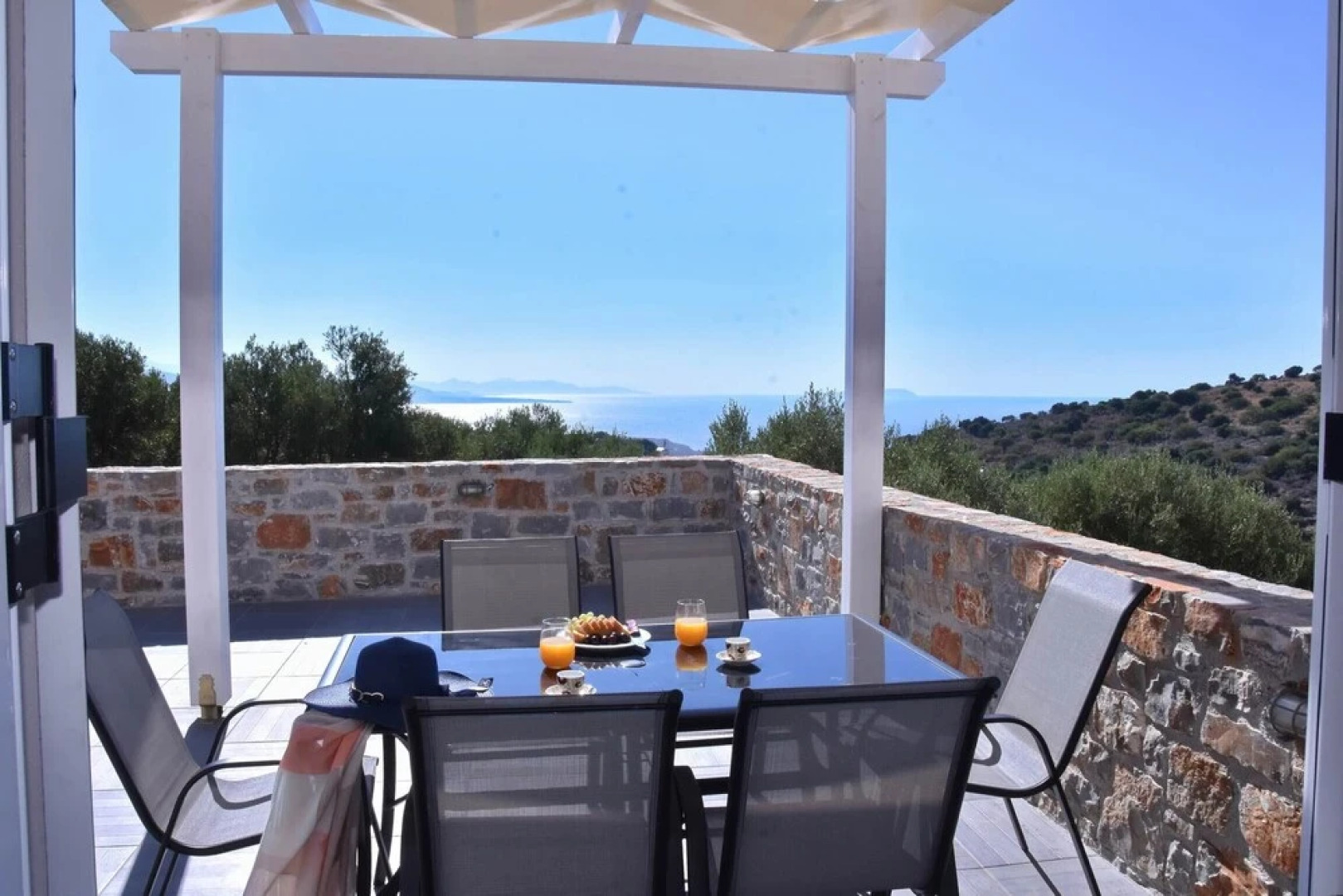 A Wonderful 3 Bedroom Villa in Kounali, Crete Perfect for a Family Vacation