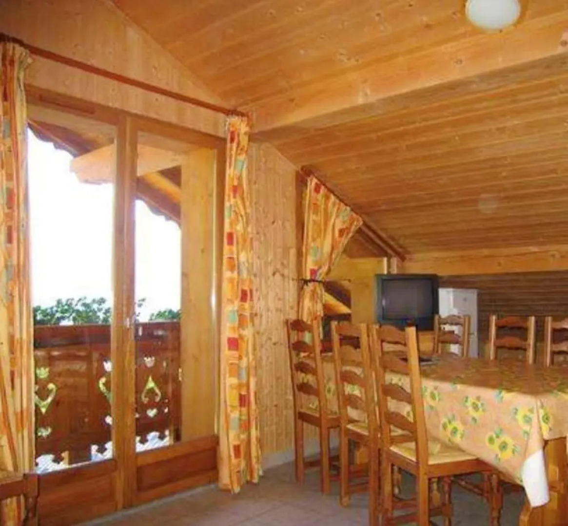 Apartment With 2 Bedrooms in Champagny-en-vanoise, With Wonderful Mountain View, Furnished Garden and Wifi - 1 km From the Slopes