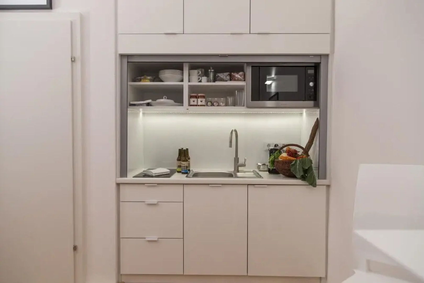 Deluxe Studio With Private Parking and air Conditioning in the Historic City of Krems