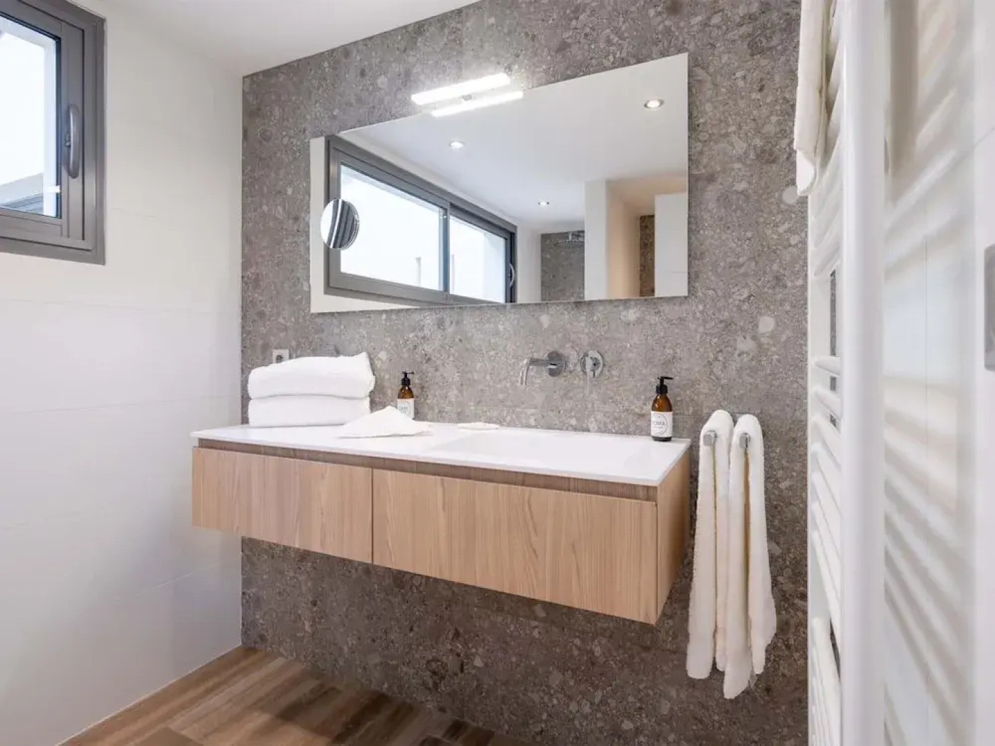 Villa 4 Bedrooms 8 PAX