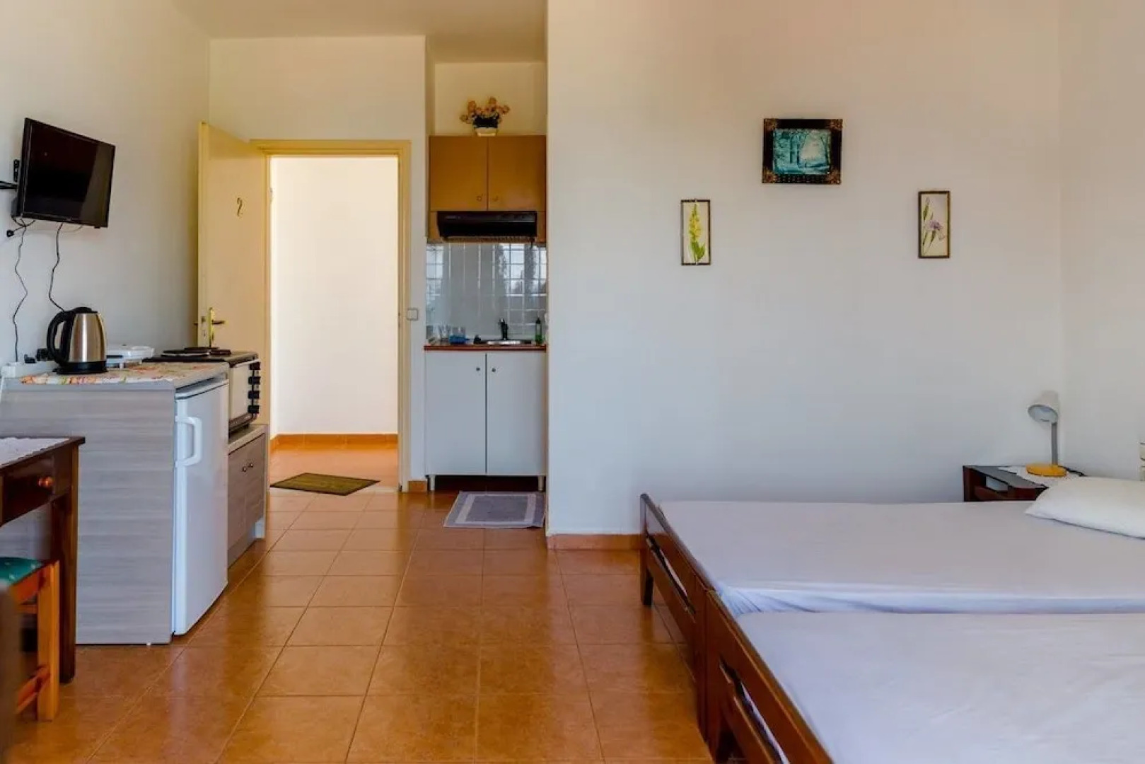 George Apartments Stegna