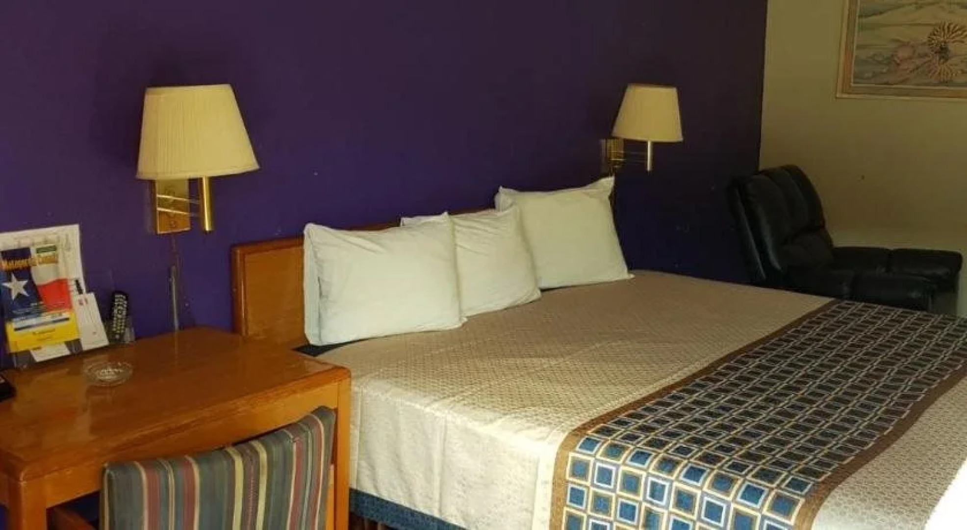 Regency Inn & Suites Bay City