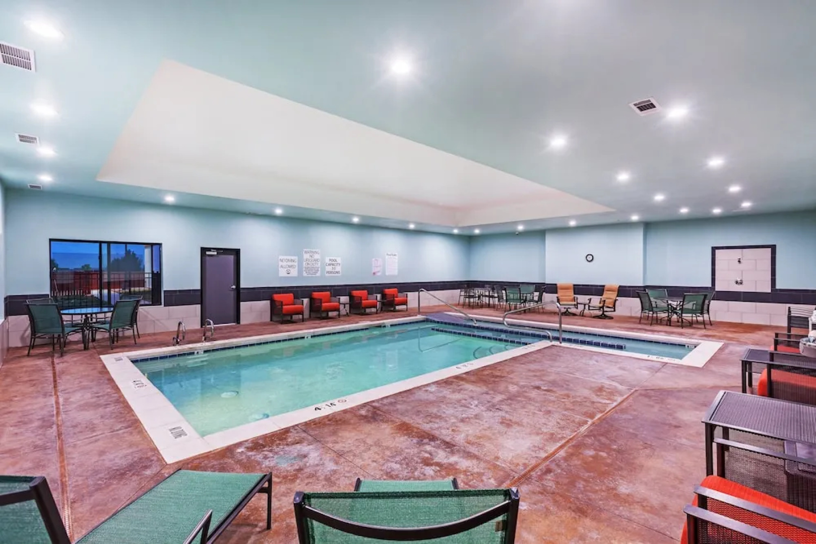 Holiday Inn Express & Suites Perryton