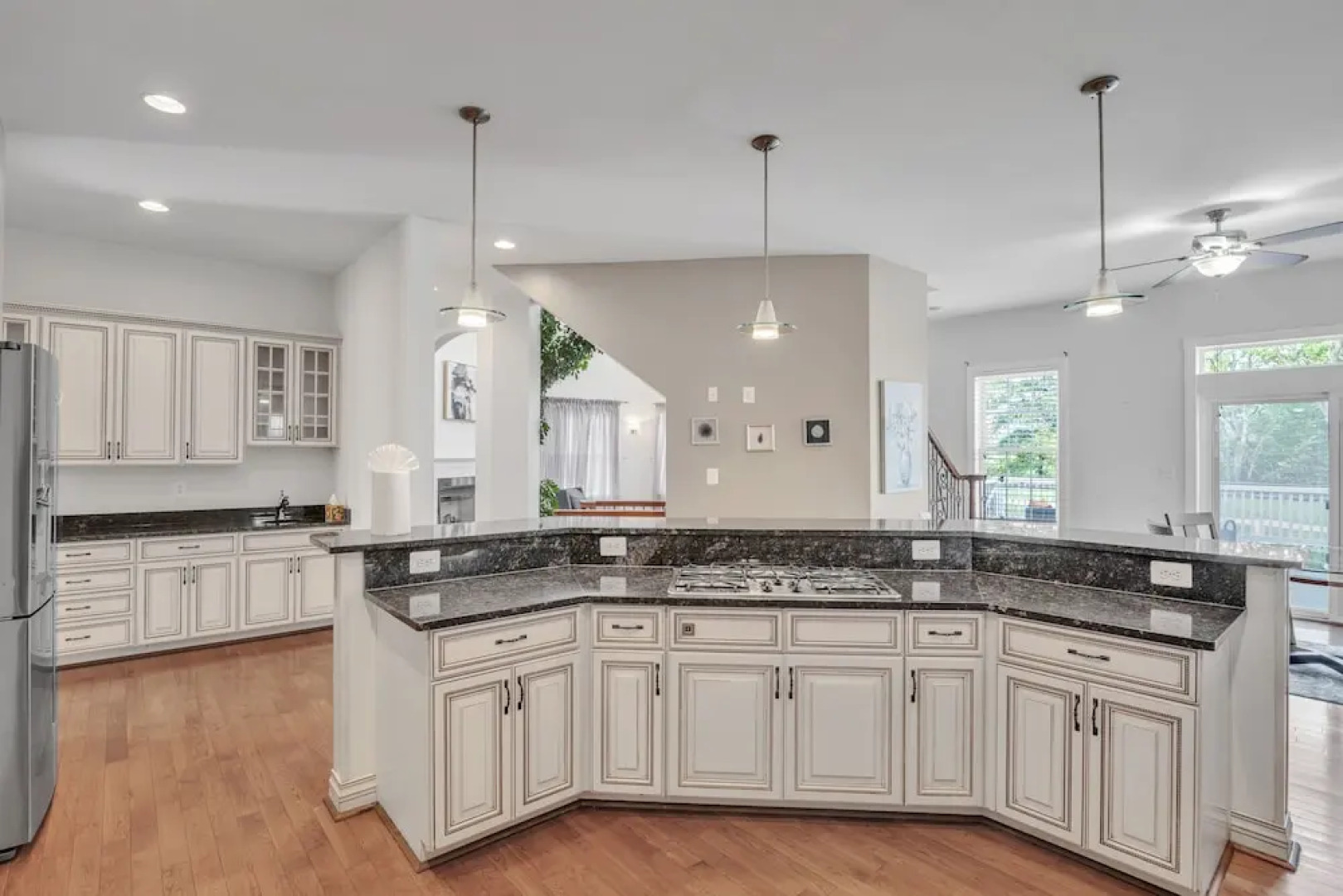 Bull Run Estate: Luxury Retreat W/ Scenic Views 6 Bedroom Home by RedAwning