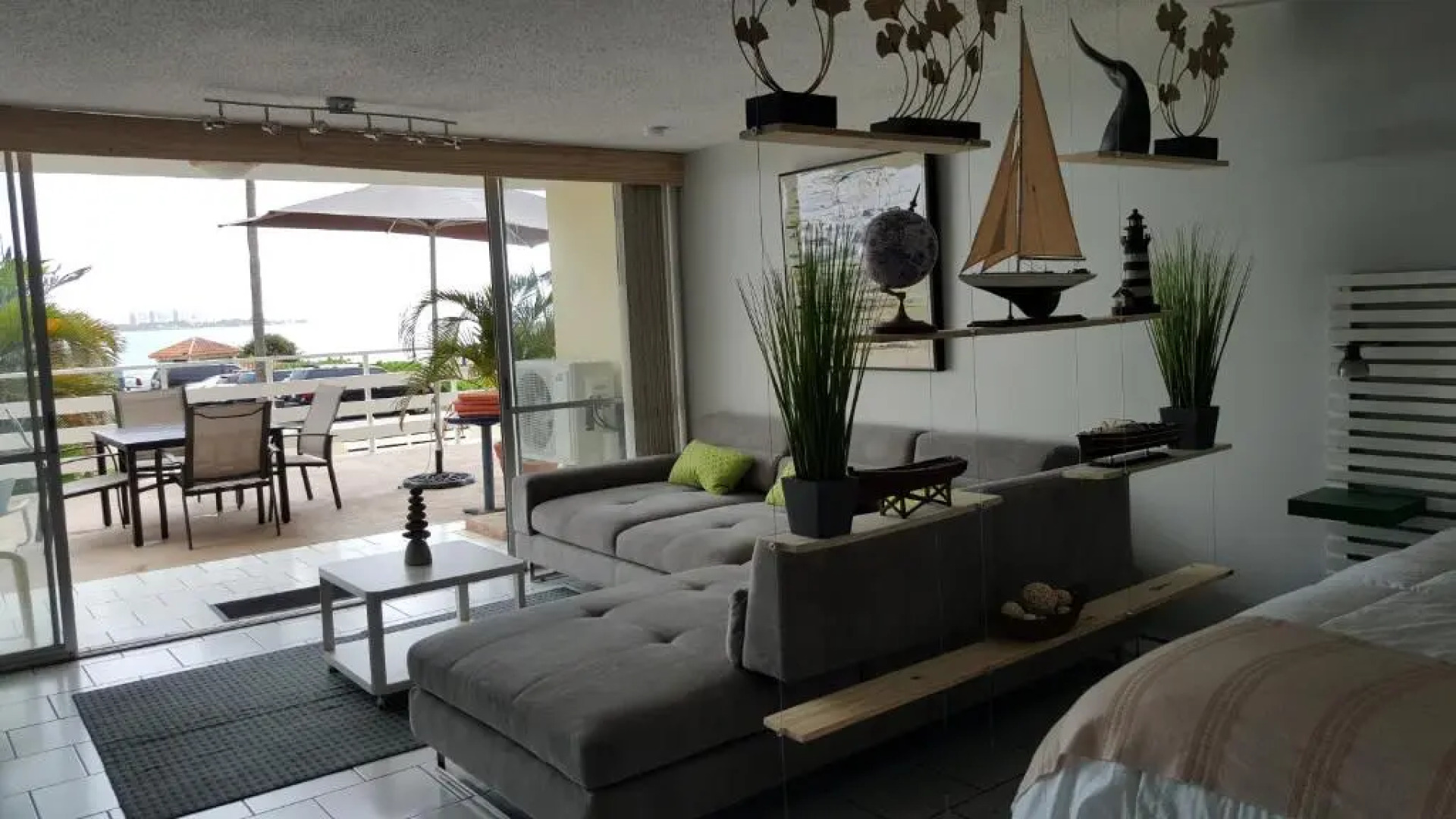 Cozy Apartment, Ocean Front