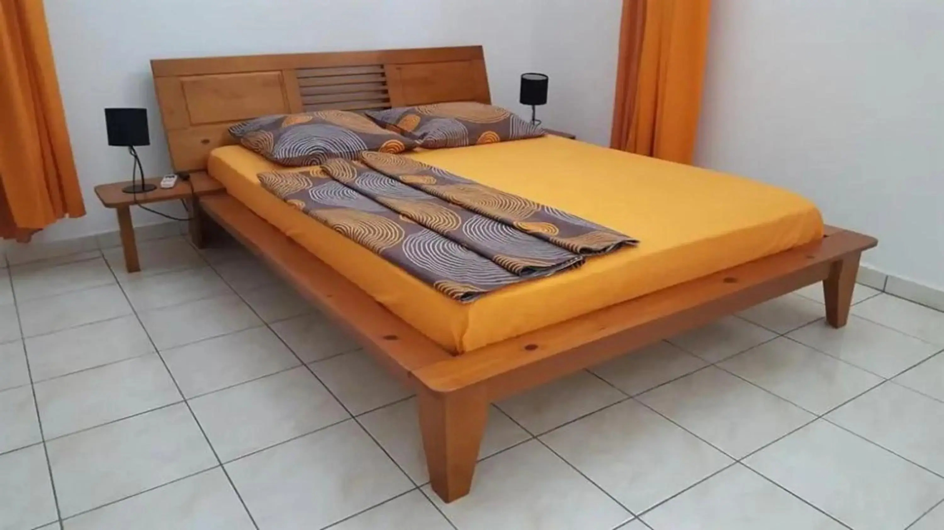 Maison de 3 chambres avec terrasse amenagee et wifi a Port Louis