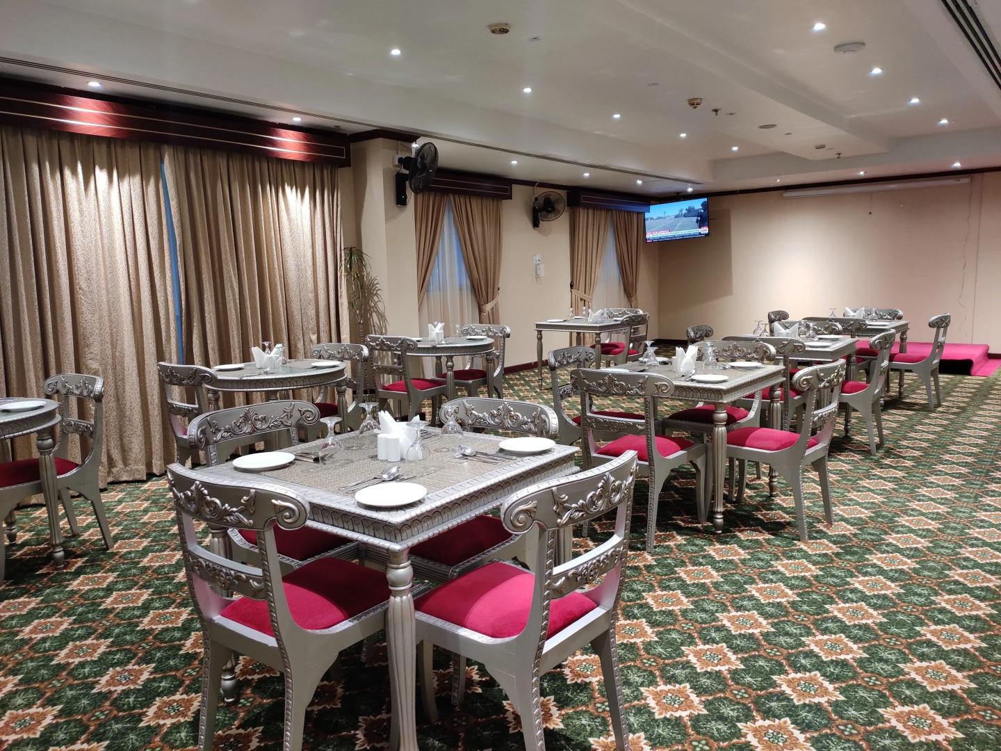 Отель Wescott Plaza Hotel Apartment