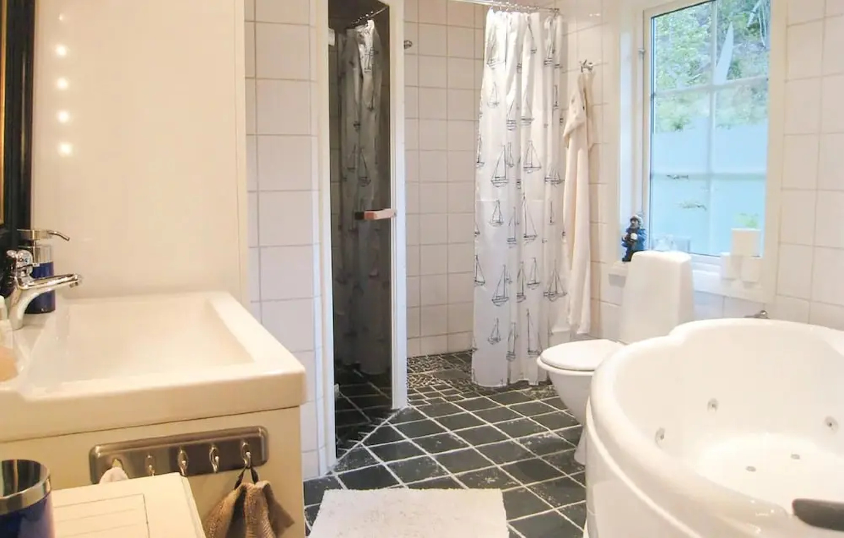 Beautiful Home in Strömstad With 3 Bedrooms, Sauna and Wifi