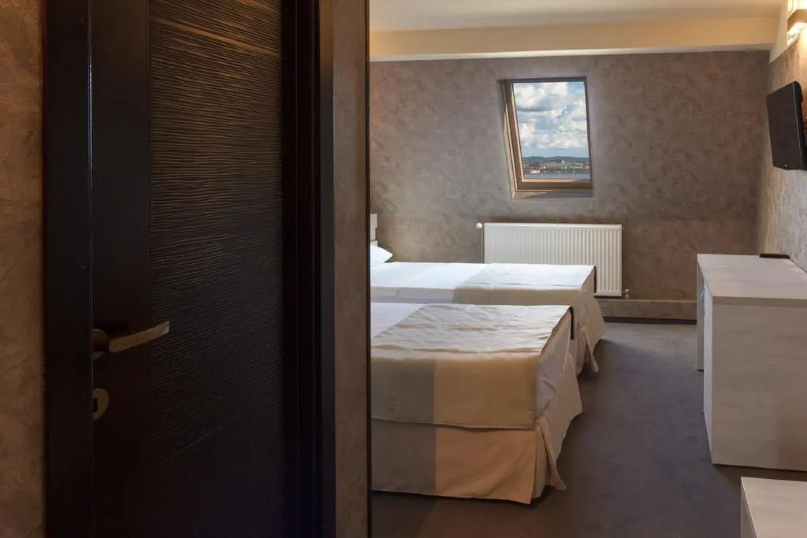 Ymy Hotel