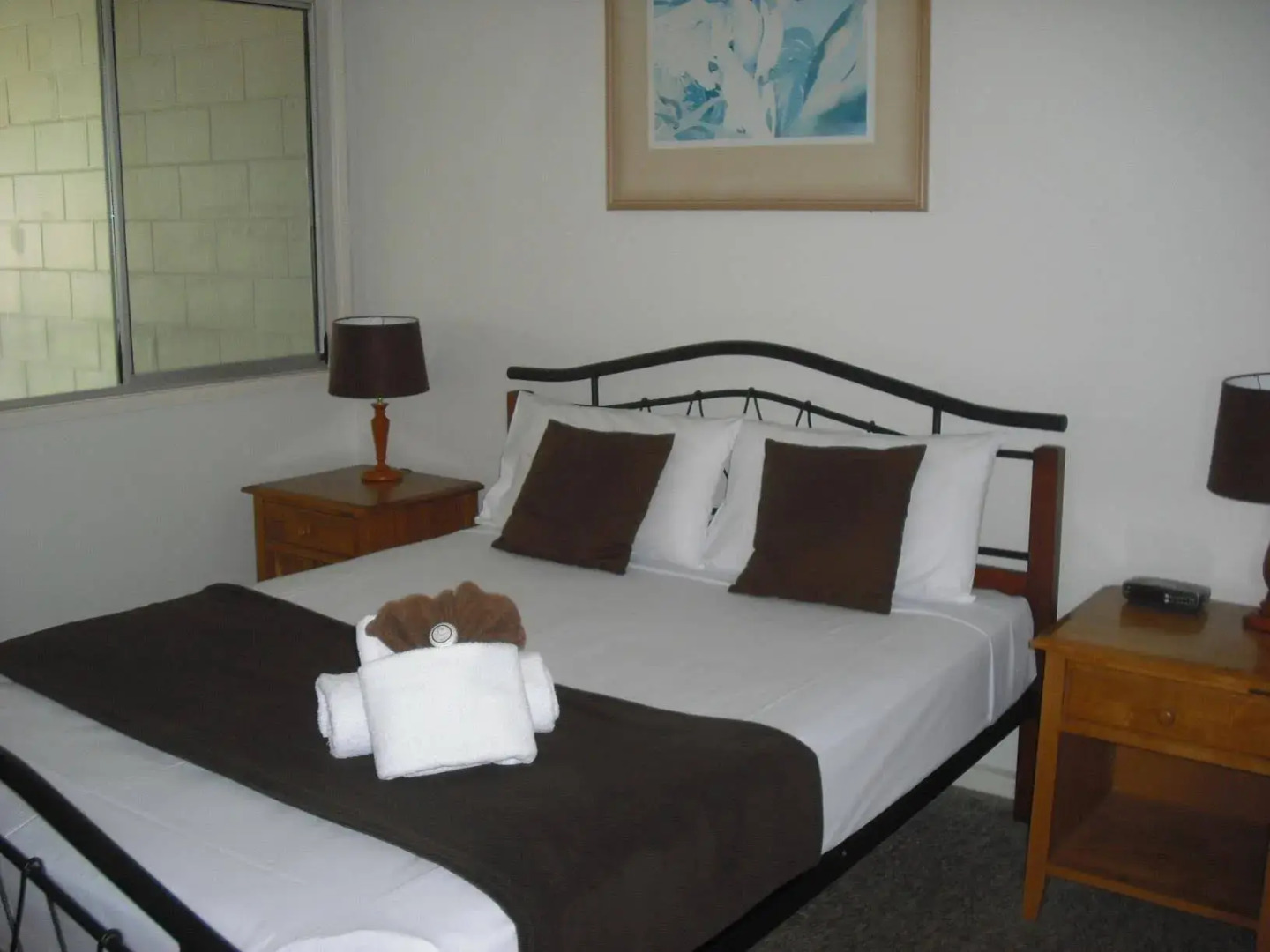 Airlie Seaview Apartments