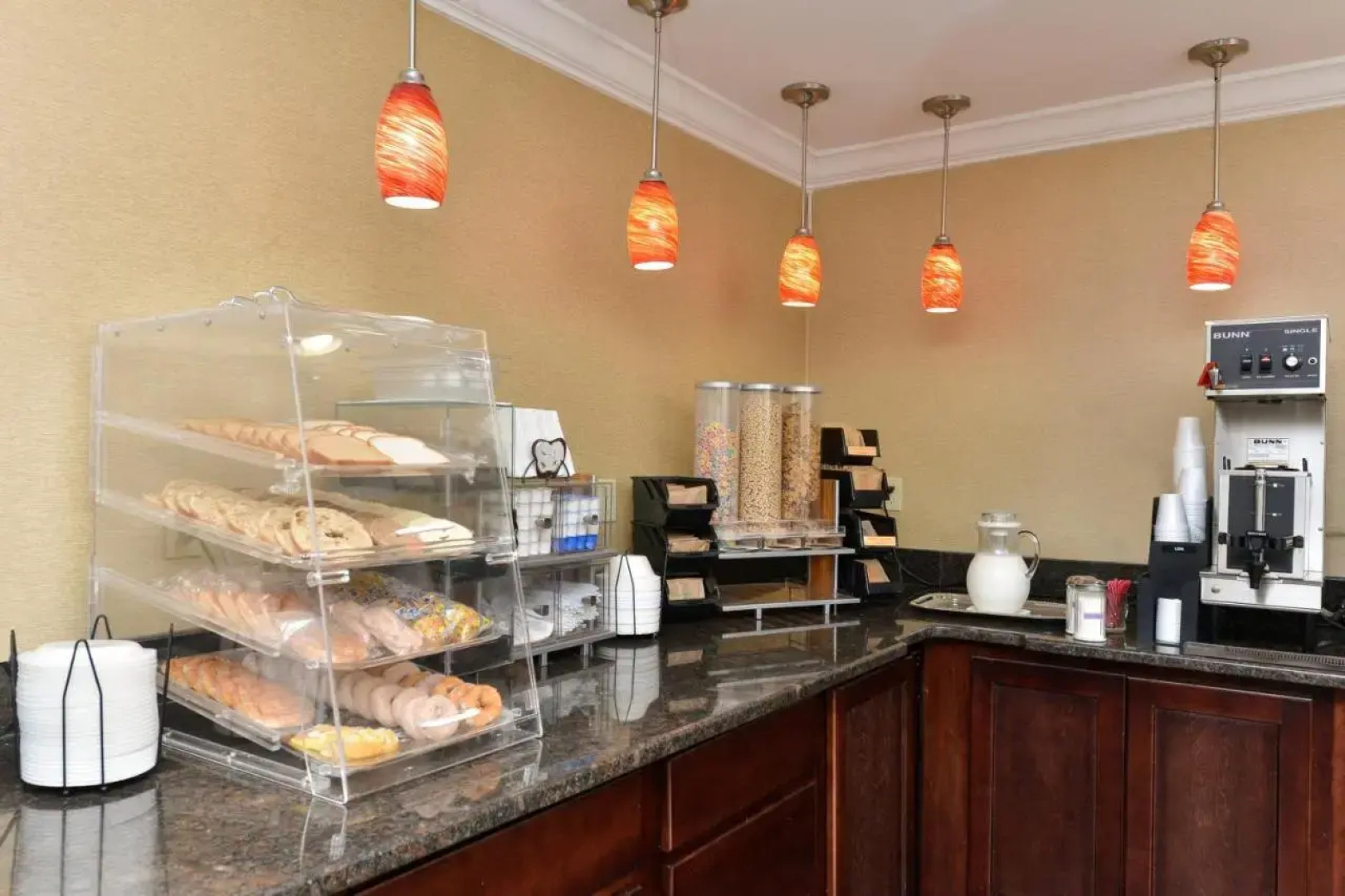 Americas Best Inns Dalton