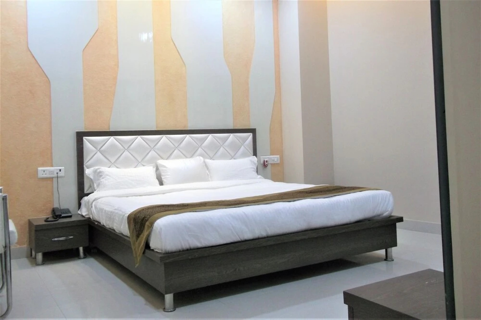 OYO 10360 Hotel Grand Manoranjan