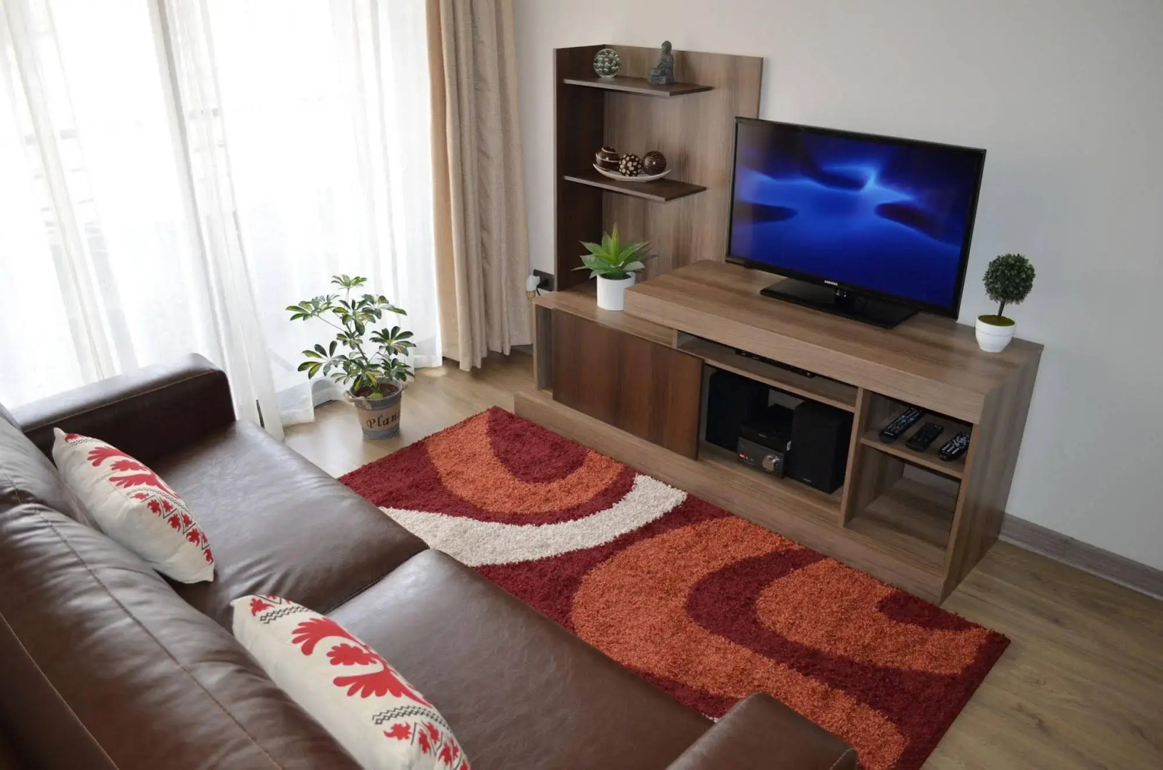 Plaza San Isidro Apartments