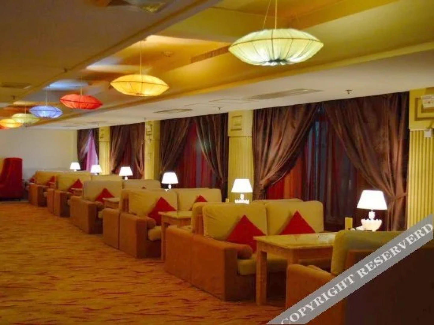 Xiangyang Oriental Hawaii Holiday Hotel