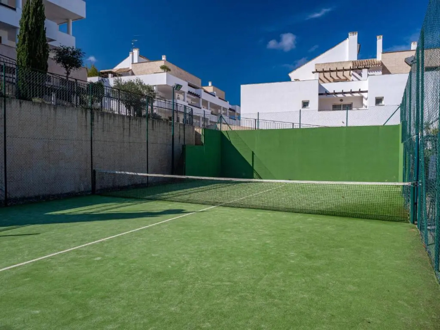 2139 - lovely 2 bedrooms first line golf