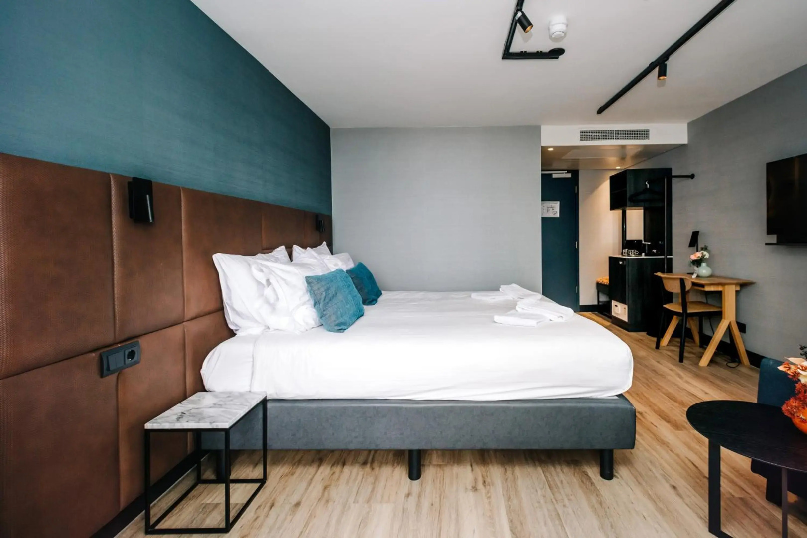 Amsterdam Beach Hotel