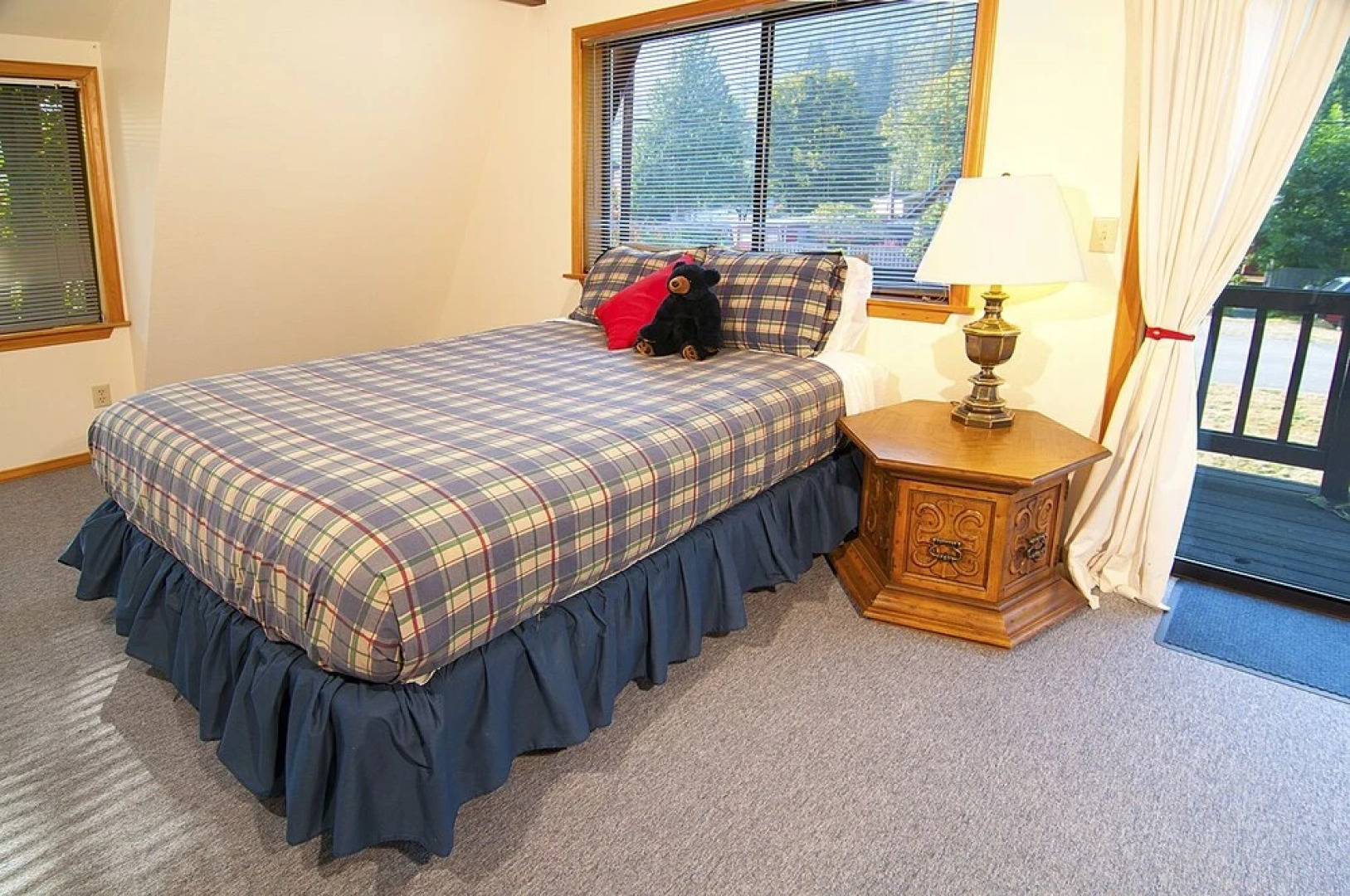 Index River Roost - Three Bedroom Cabin with River View