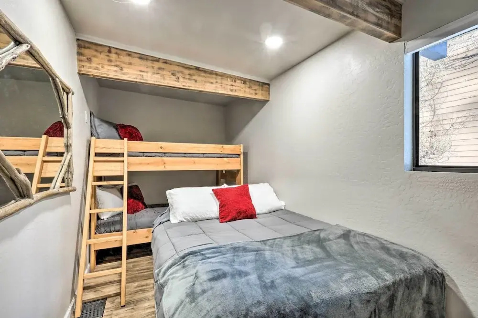 Fire Pit + ATV Trail Access: Munds Park Cabin!