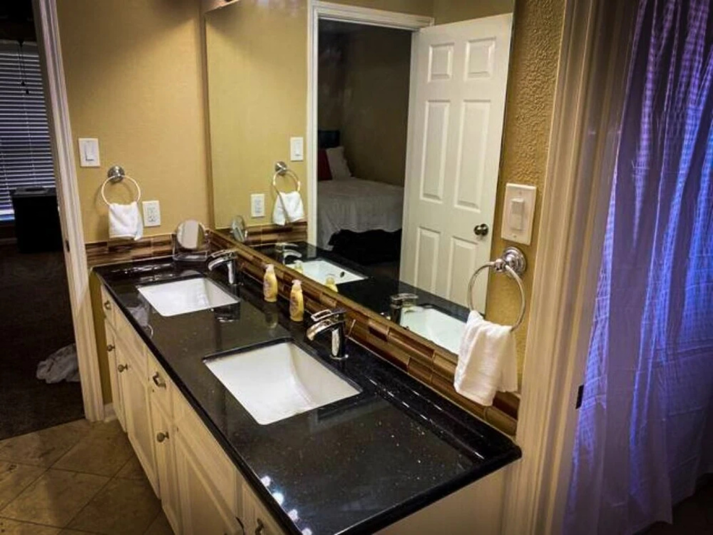 4Bdrm 3.5Bath 8Beds - Pool House