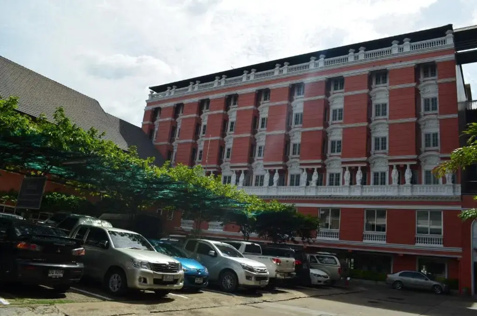 Suda Palace