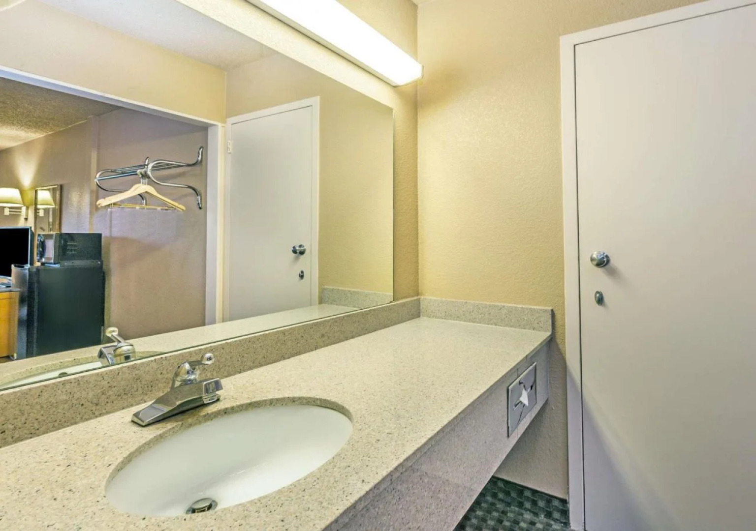 High Country Motor Lodge – Near NAU/Downtown