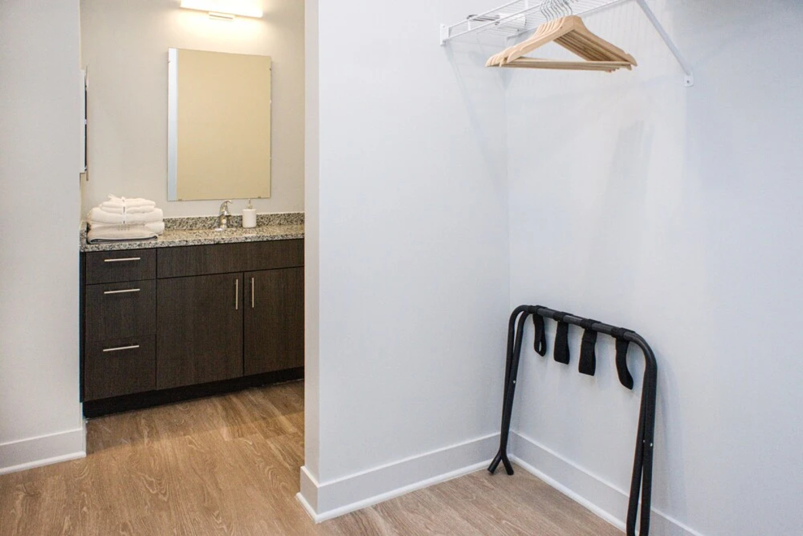 FRONTDESK District at 6th Des Moines